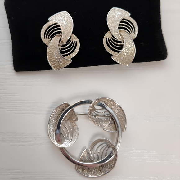 Vintage Beau Sterling Set Circle Swirl Brooch Pin & Matching Screw back Earrings - Picture 11 of 11